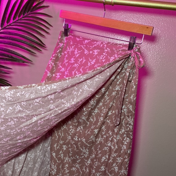 Urban Romantics - Pink & White Floral Midi Wrap Skirt - Picture 7 of 14